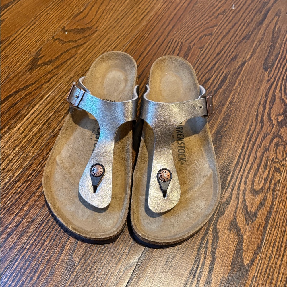 Birkenstock Women’s Gizeh Coper Sandals